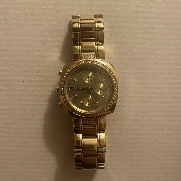 DKNY watch - Picture 1 of 5